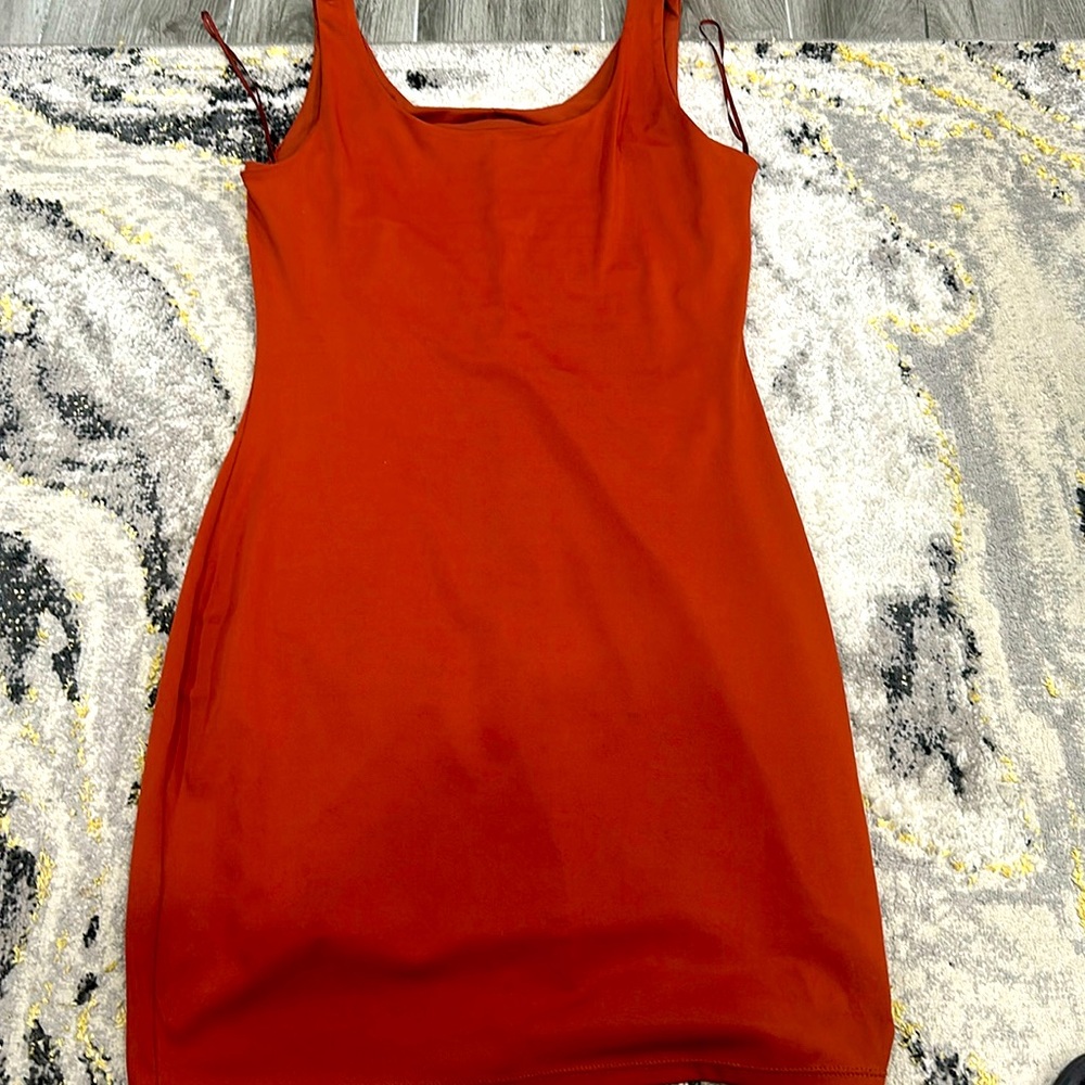 Brand new never worn contour body dress express